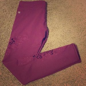 Maroon leggings